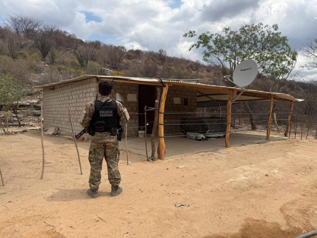 PF conclui desocupação de garimpo ilegal em Sento Sé e apreende 53 emulsões explosivas na Serra da Quixaba