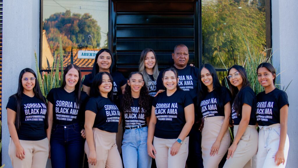 Clínica AMA anuncia a maior ação de Black Friday do ano e promete transformar sorrisos